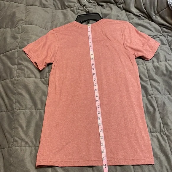 Graphic T-Shirt 🪶 - Picture 2 of 5